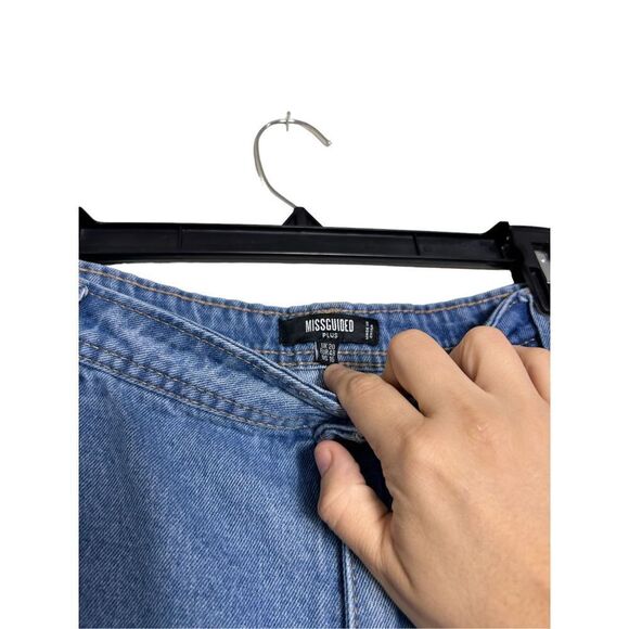 MISSGUIDED Plus Women Shorts Size 16 - Picture 5 of 6